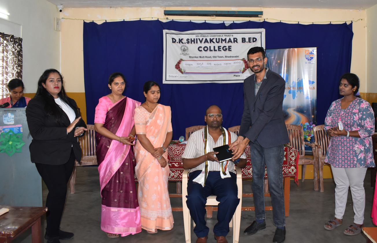 Certificate distribution to participants